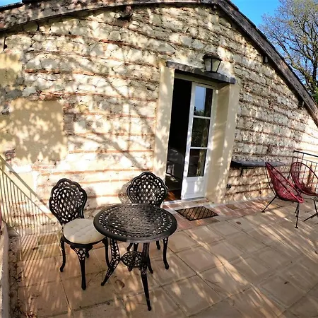 La Carreterie - Maison De Famille{s} Bed & Breakfast Pineuilh