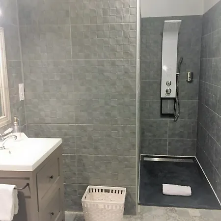 La Carreterie - Maison De Famille{s} Oda ve Kahvaltı 4*