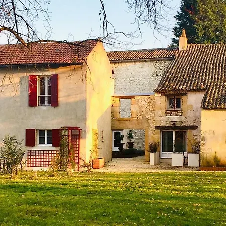 La Carreterie - Maison De Famille{s} Bed & Breakfast Pineuilh