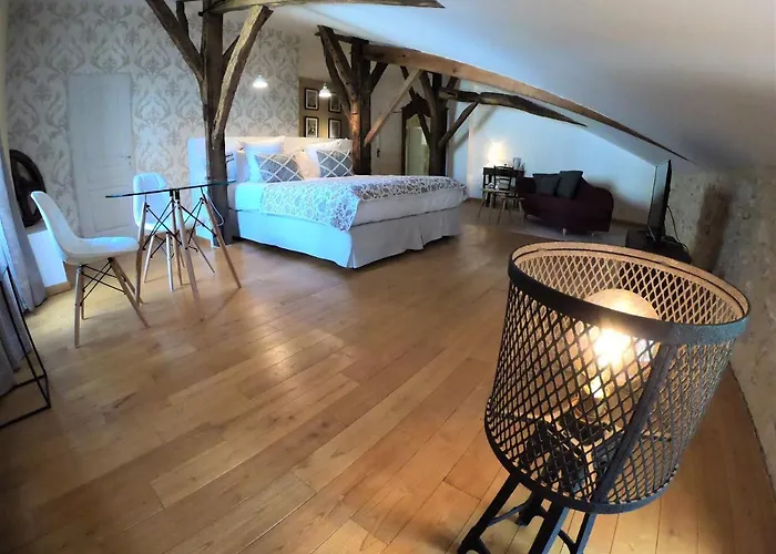 La Carreterie - Maison De Famille{s} Bed and Breakfast 4*